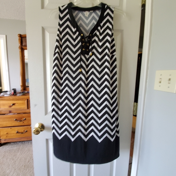 Tacera Dresses & Skirts - Tacera  chevron dress size 1x